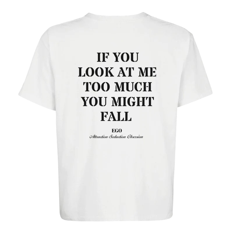 Bianco, nero, proporzioni nette.